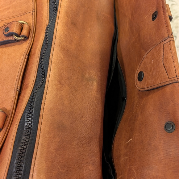 Classic Brown Leather Men's Briefcase - Picture 6 of 7